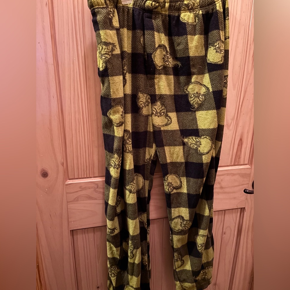 Dr. Seuss Grinch lounge pants size XL